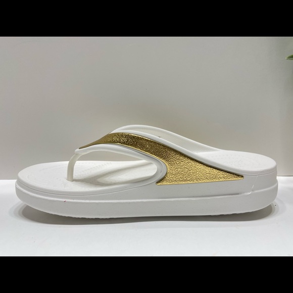 NEW Crocs Sloane Shine Wedge Flip Flop Sandals - Picture 6 of 9